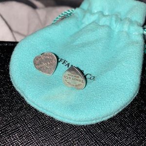 Authentic! Tiffany’s “return to Tiffany’s” heart earrings MEDIUM. 925.